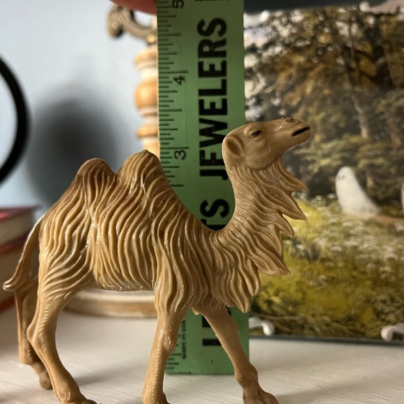 2 plastic nativity camels made in Italy Christmas manger - Picture 8 of 14